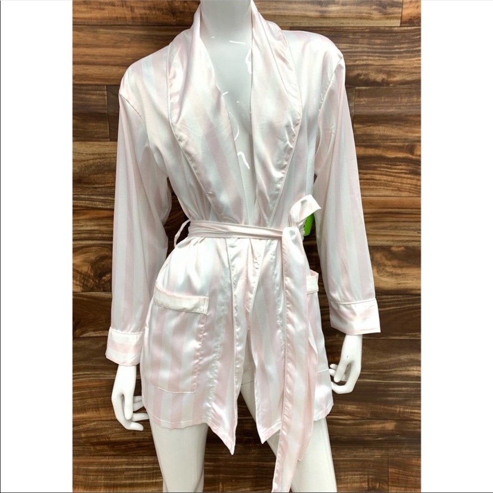 🌸Sam Edelman Robe🌸 - Picture 3 of 6